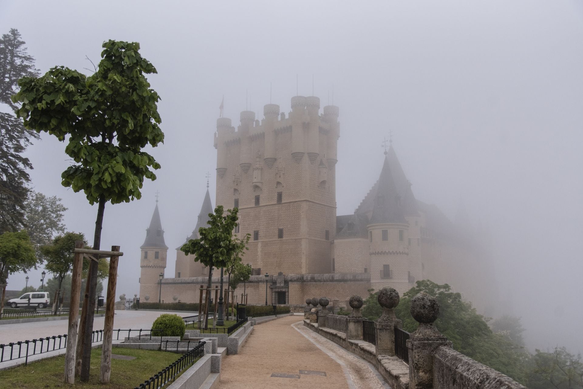 Fotos: Segovia amanece envuelta en niebla