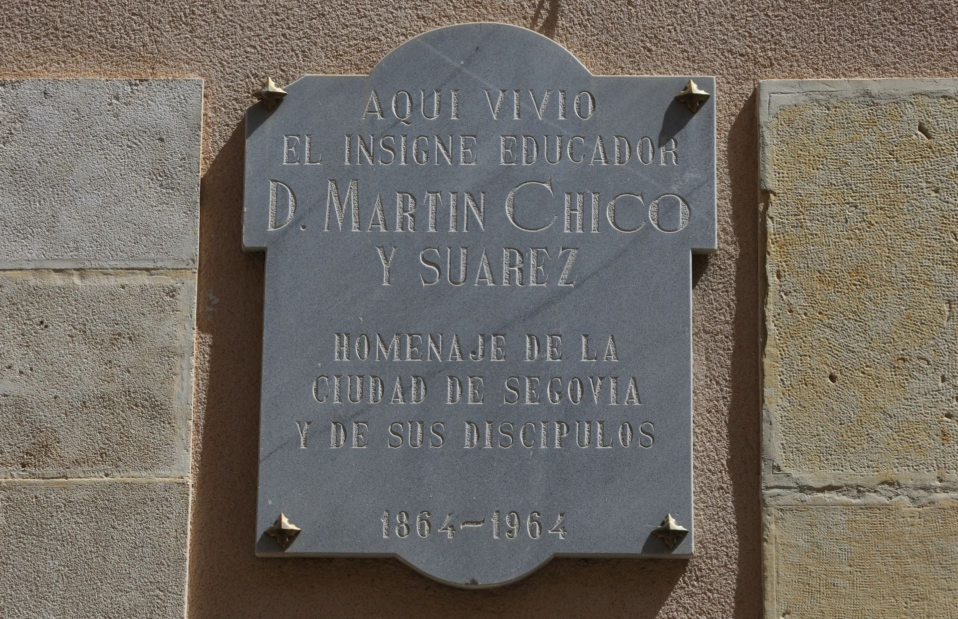 Itinerario gráfico por las placas conmemorativas de Segovia