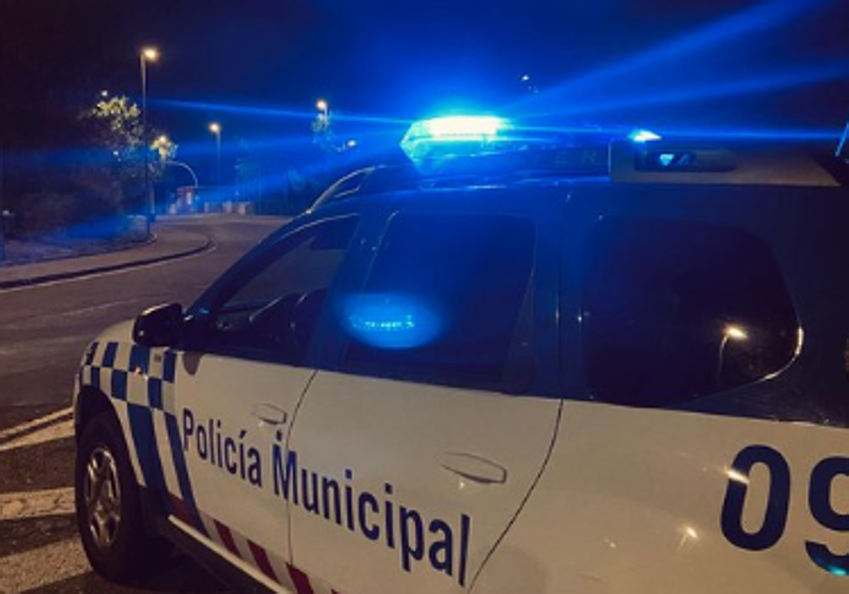 El sospechoso fue detenido por policías municipales.