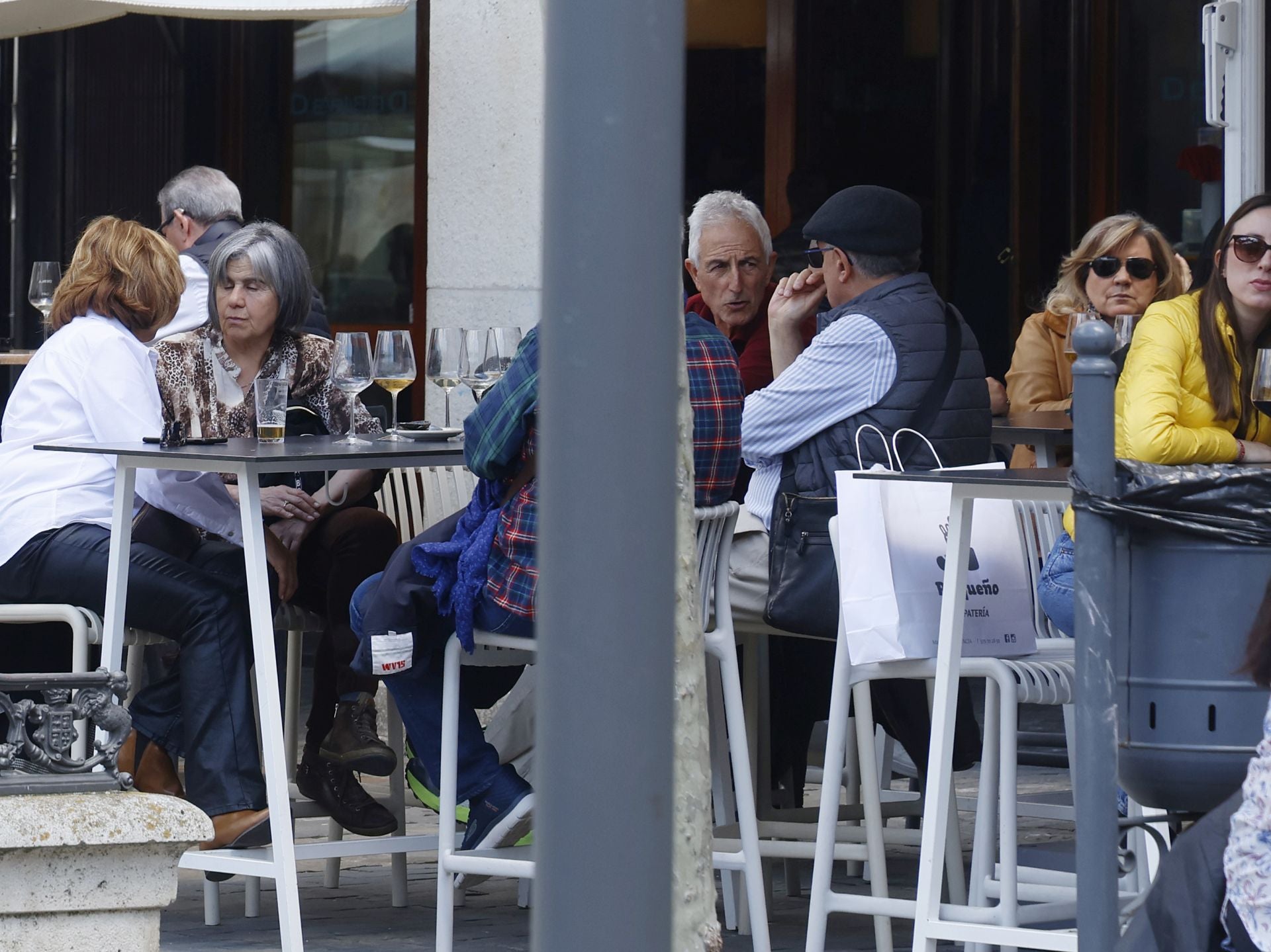 El buen tiempo anima las terrazas hosteleras en Palencia