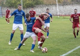 Jugada de un partido del Turégano esta temporada.