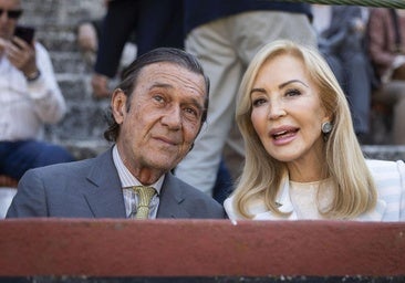 Carmen Lomana y Antonio Gutiérrez-Marcet, en la barrera del coso de Zorrilla.