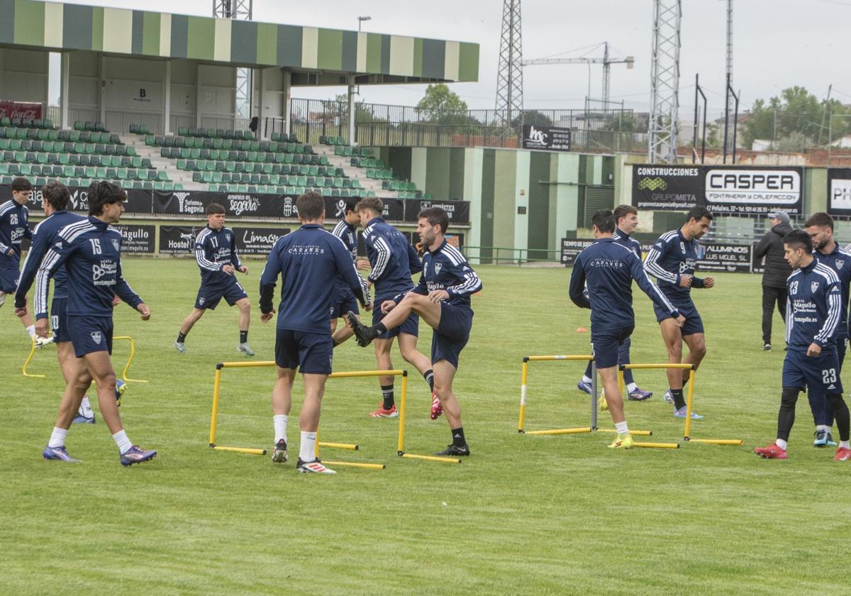 Último entrenamiento de la Segoviana antes del partido ante el Nástic de Tarragona.