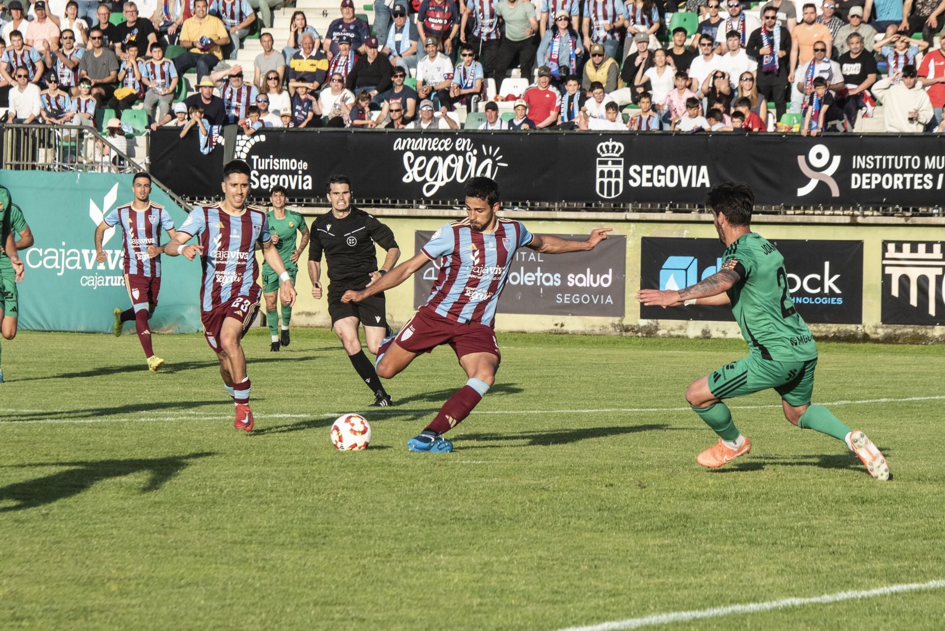 Fotos: desilusión en La Albuera tras el descenso de la Segoviana