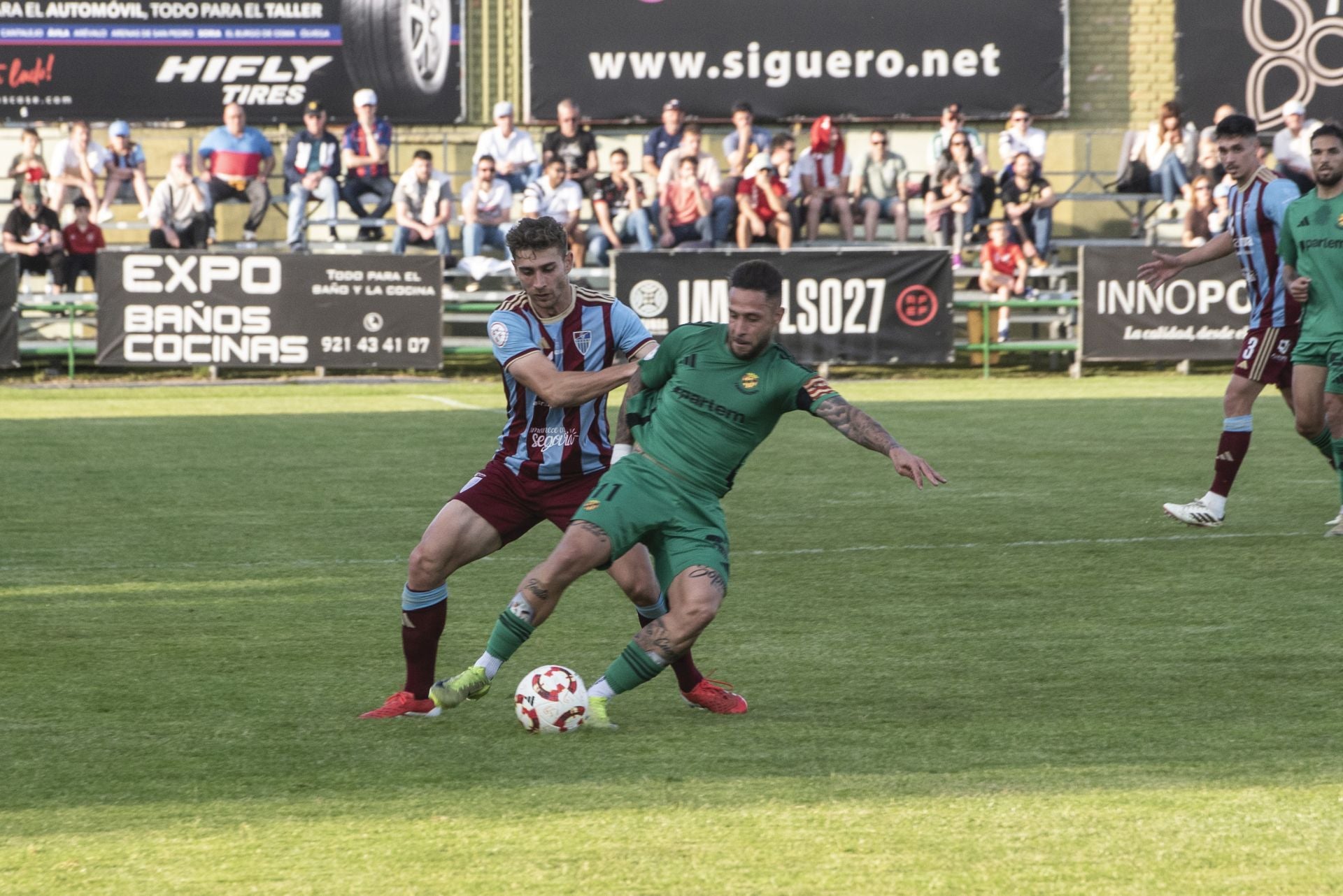 Fotos: desilusión en La Albuera tras el descenso de la Segoviana
