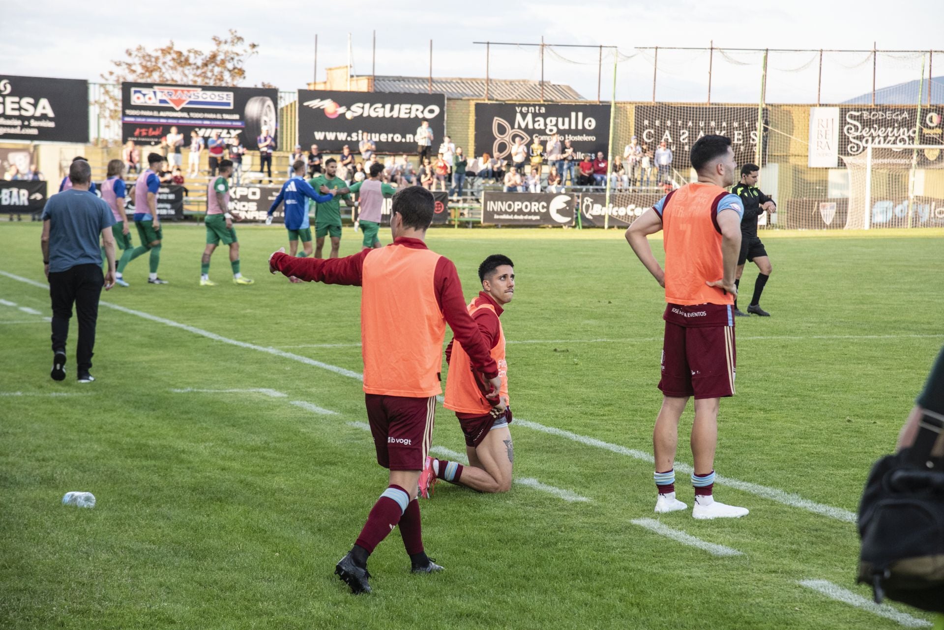 Fotos: desilusión en La Albuera tras el descenso de la Segoviana