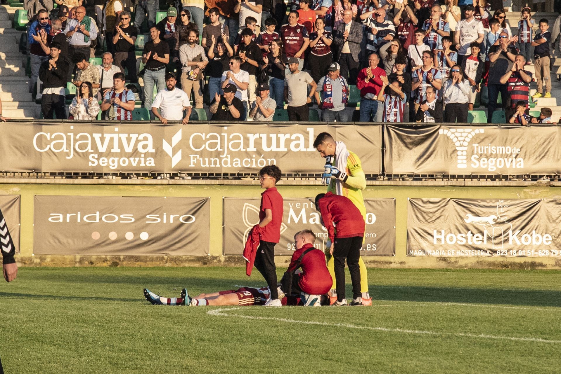 Fotos: desilusión en La Albuera tras el descenso de la Segoviana
