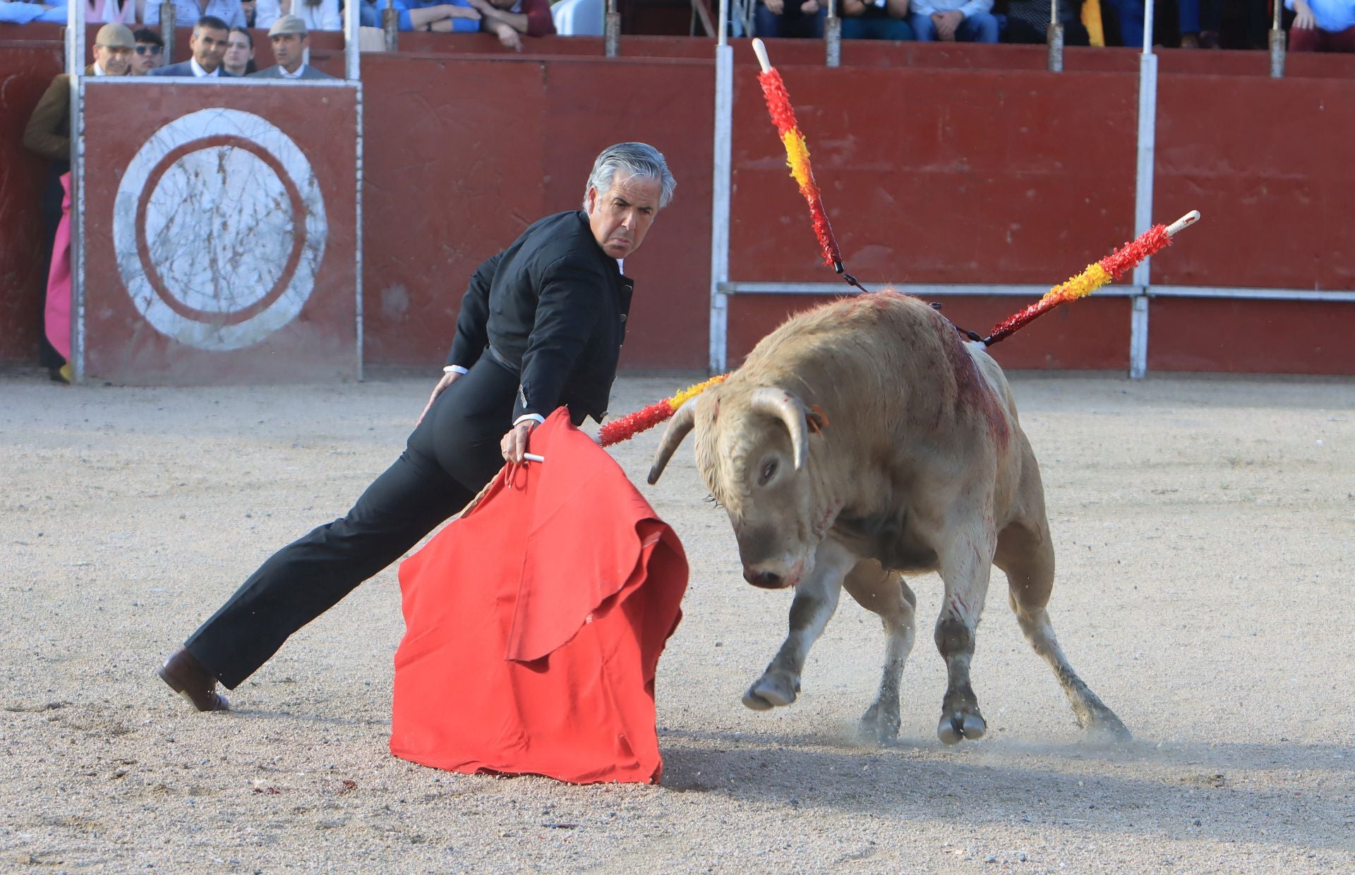 El festival taurino en La Lastrilla, en imágenes