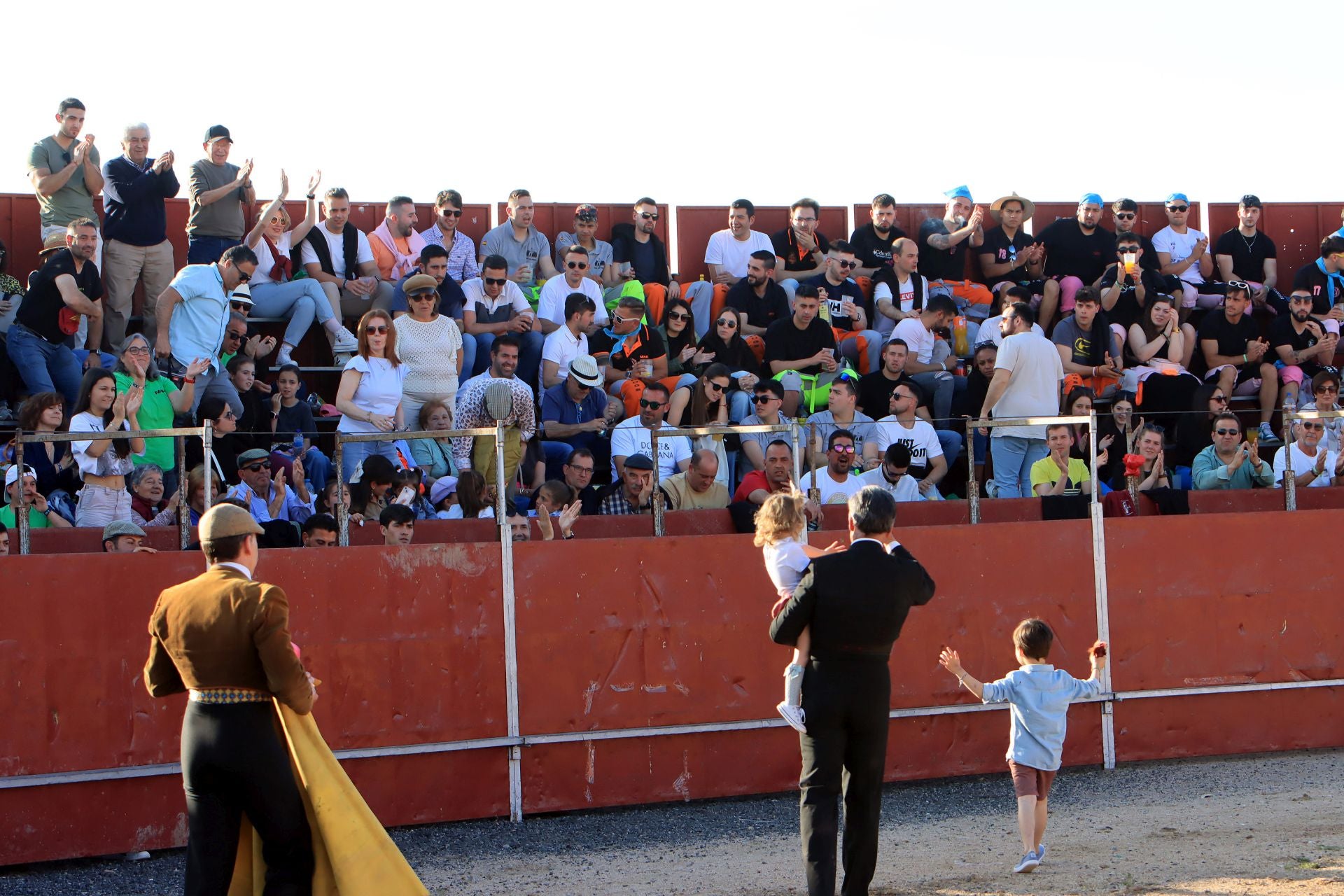 El festival taurino en La Lastrilla, en imágenes