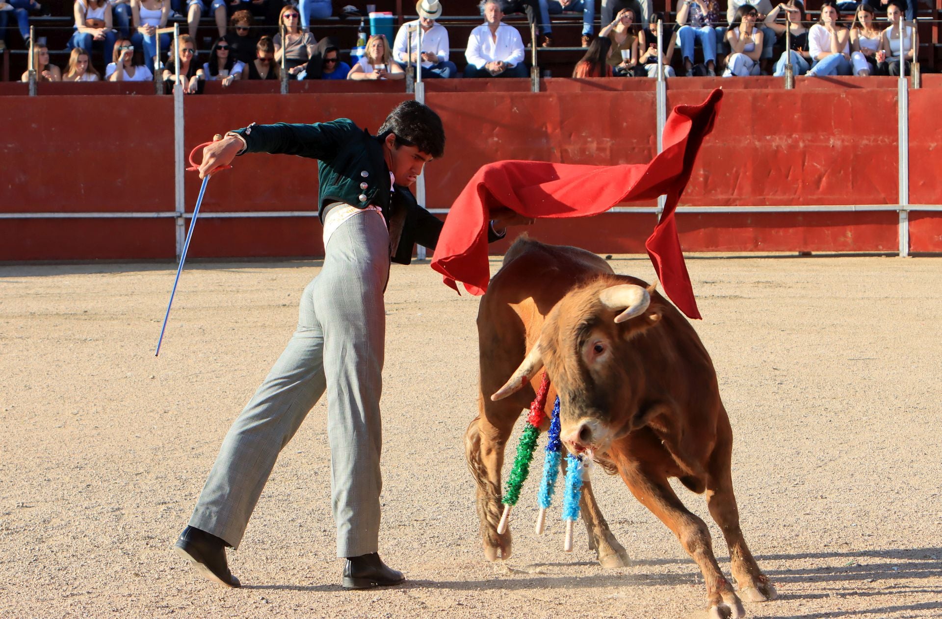 El festival taurino en La Lastrilla, en imágenes