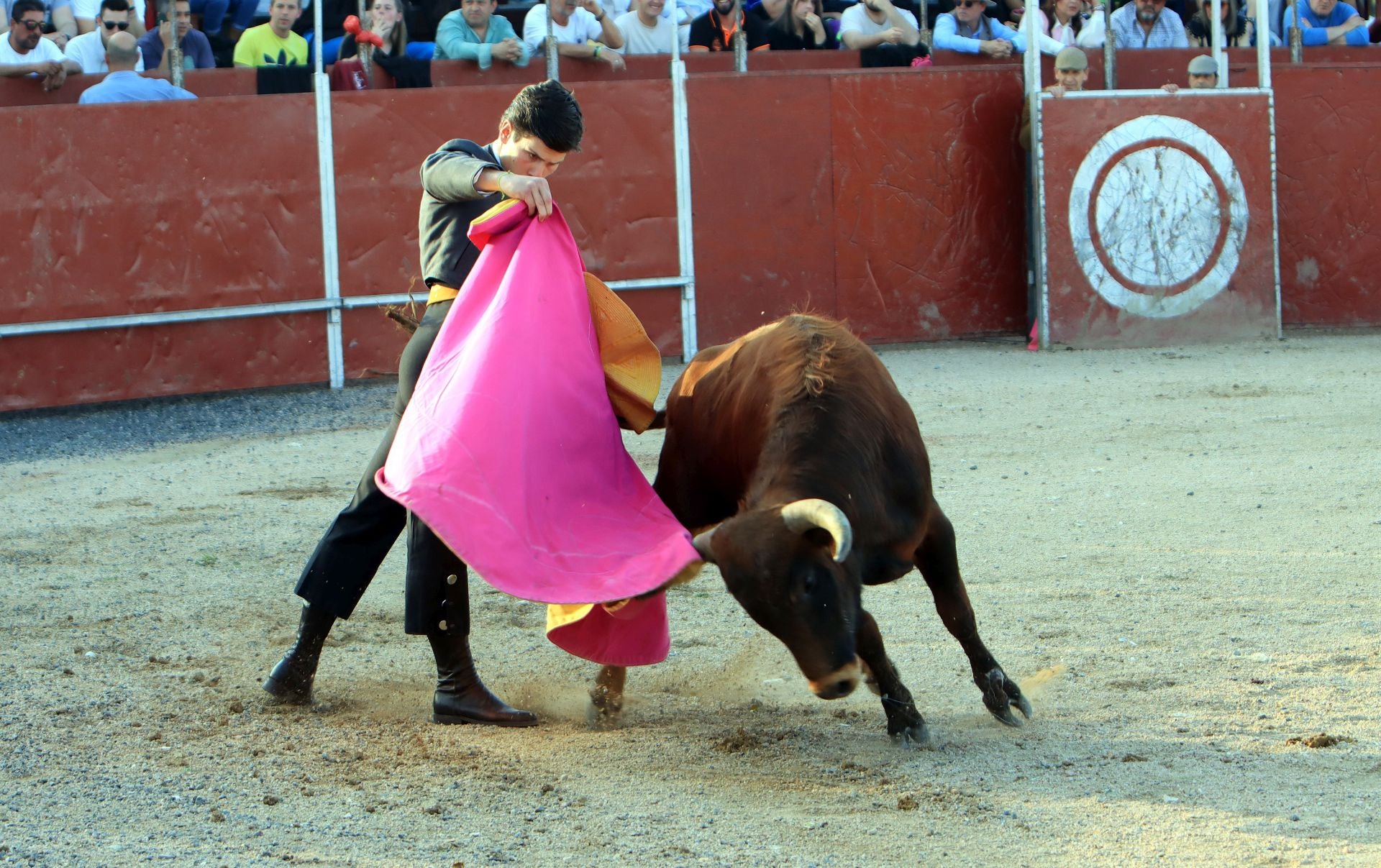 El festival taurino en La Lastrilla, en imágenes