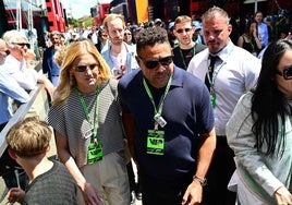 Ronaldo, junto a su mujer, a la llegada a Inmola.