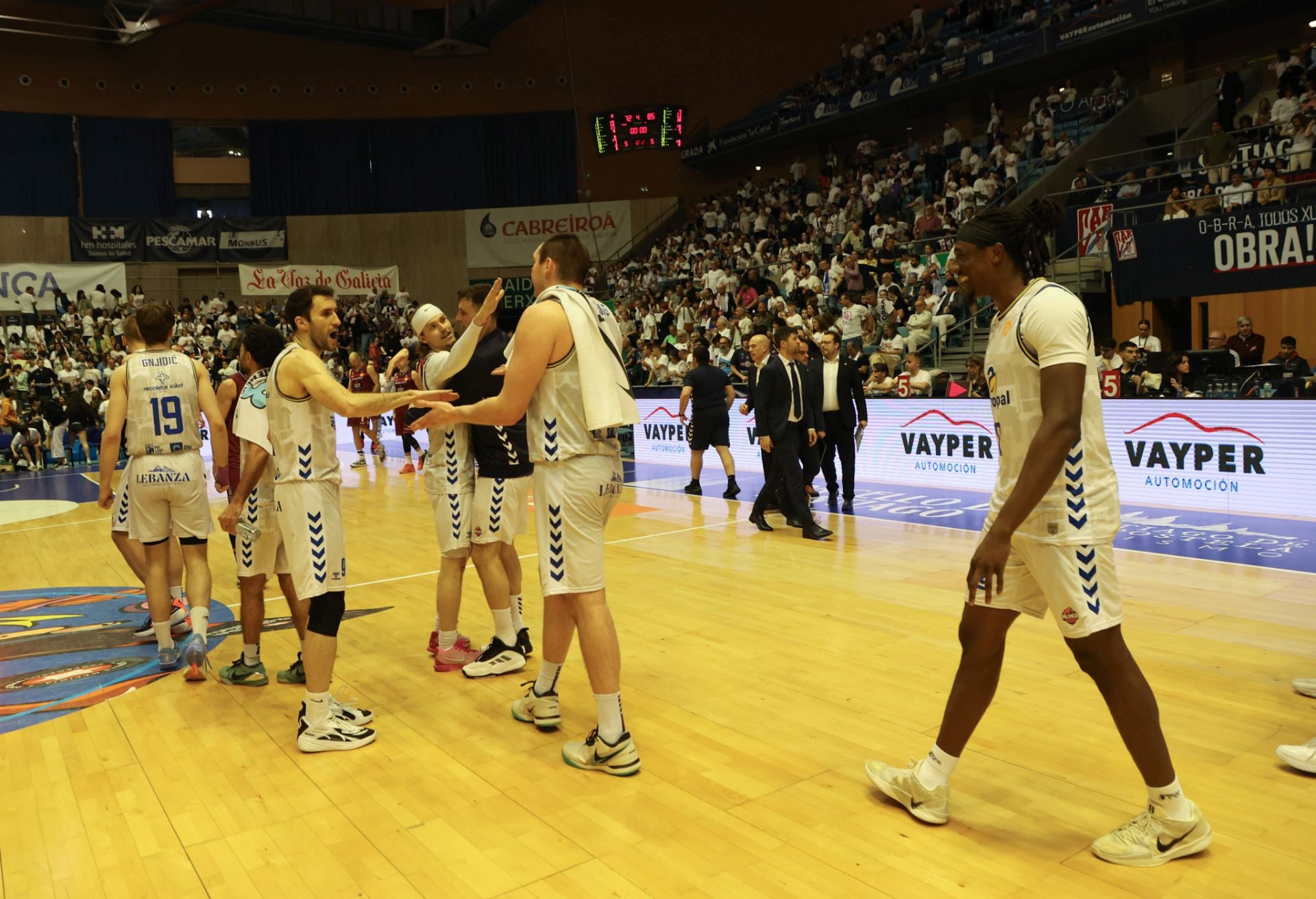El Palencia gana el segundo partido en Santiago
