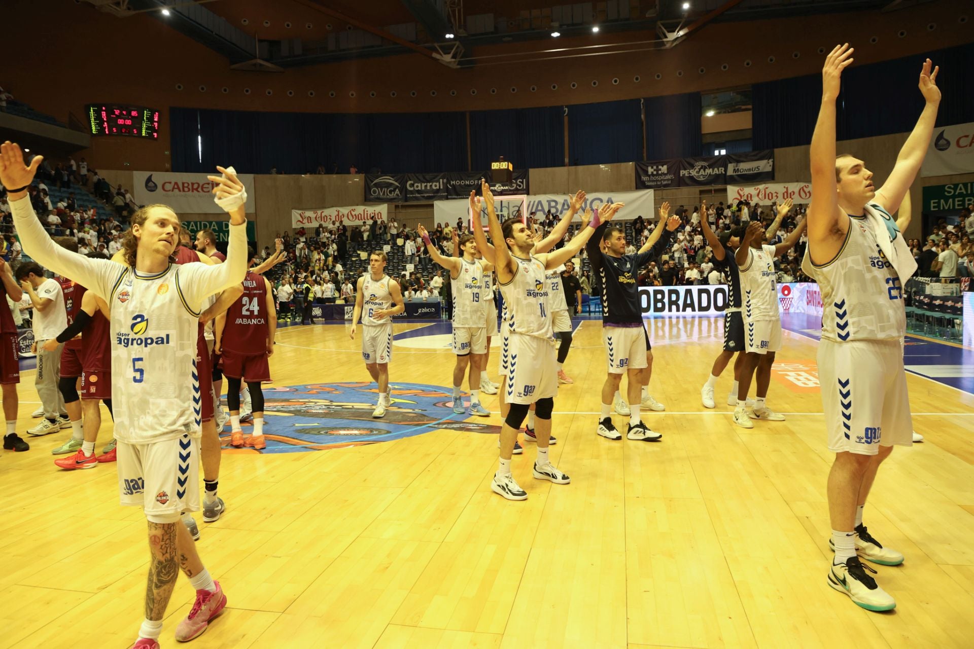 El Palencia gana el segundo partido en Santiago