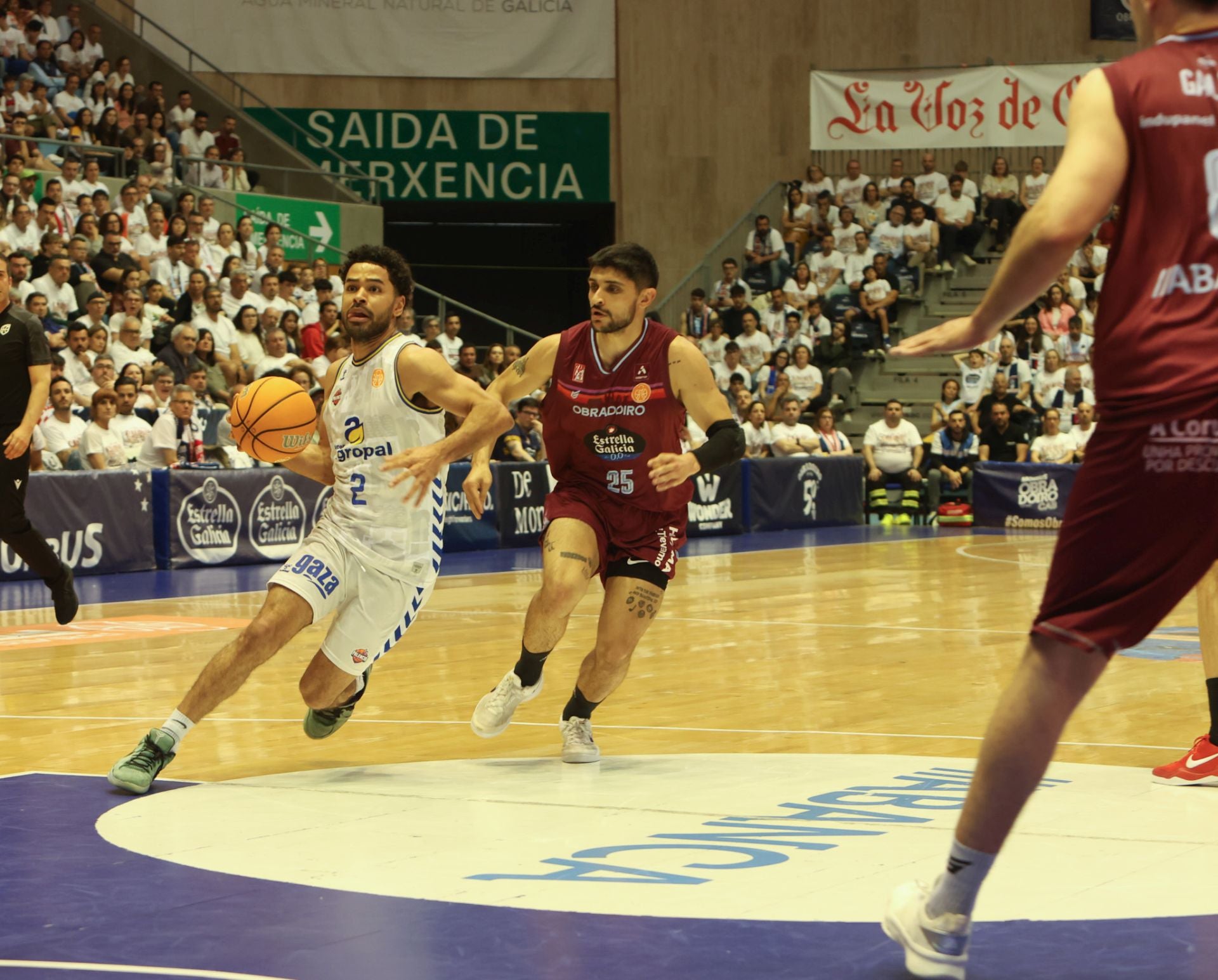 El Palencia gana el segundo partido en Santiago