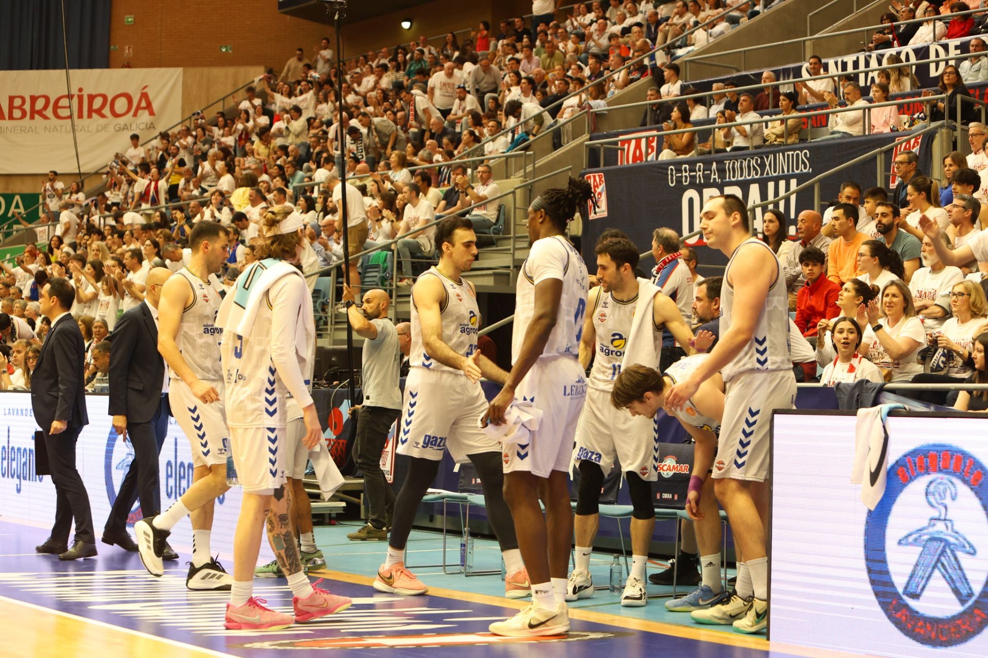 El Palencia gana el segundo partido en Santiago
