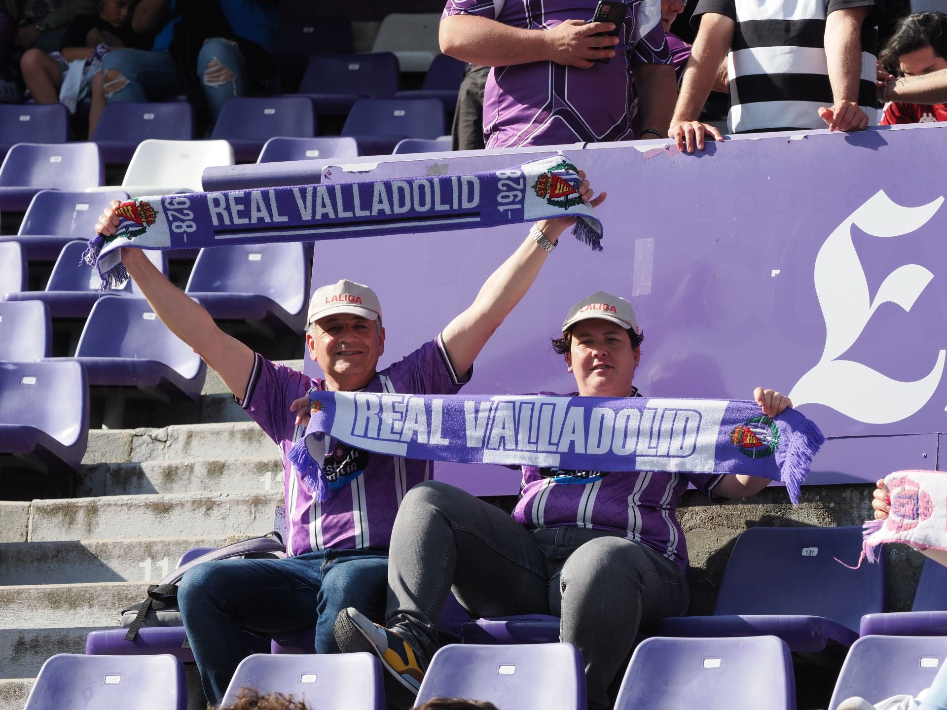 Búscate en la grada del estadio José Zorrilla (2/4)
