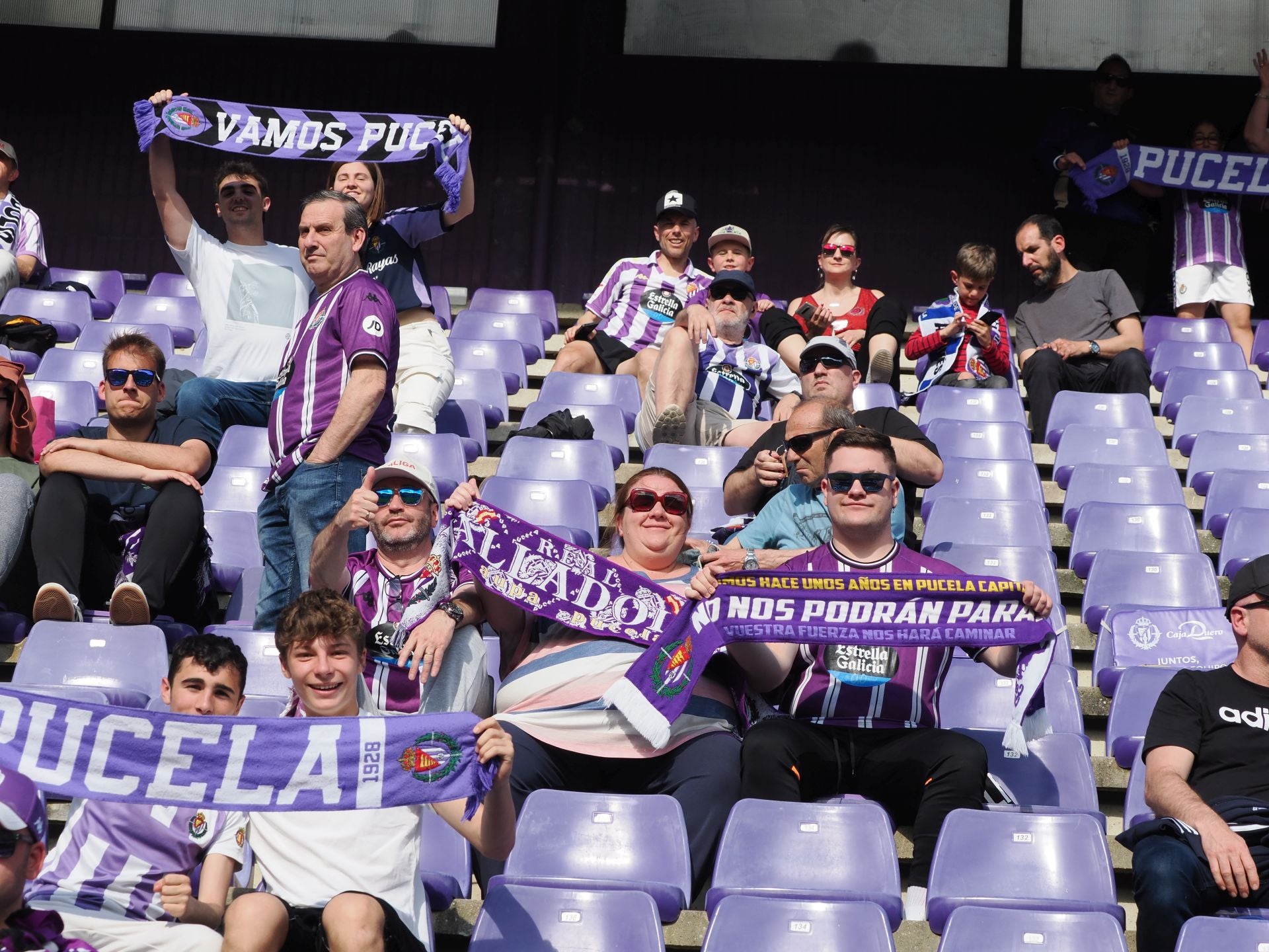 Búscate en la grada del estadio José Zorrilla (2/4)
