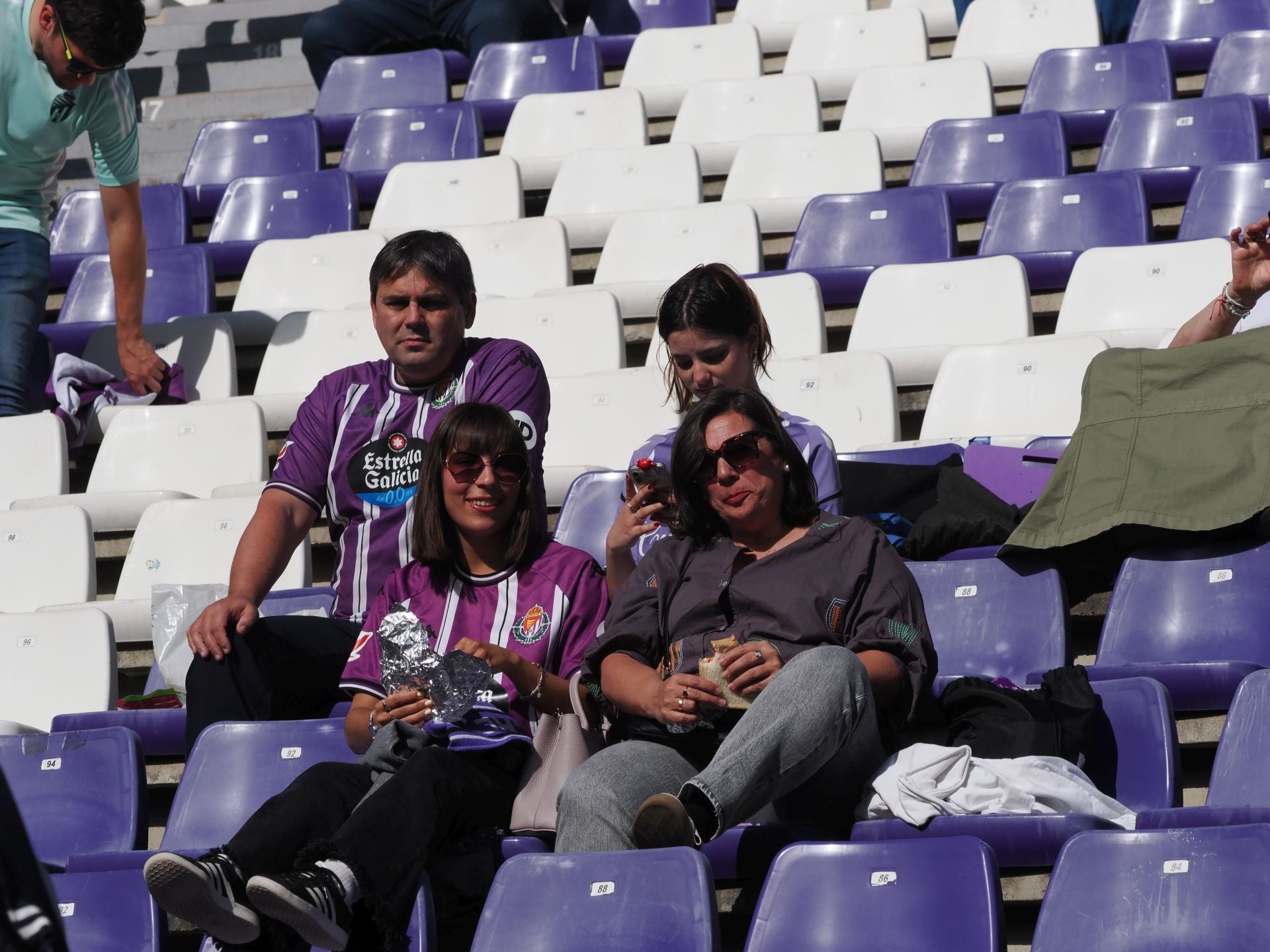 Búscate en la grada del estadio José Zorrilla (3/4)