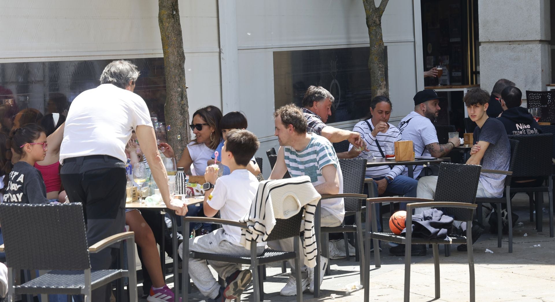Las buenas temperaturas reactivan la hostelería en Palencia