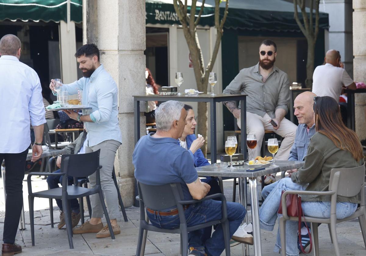 Las buenas temperaturas reactivan la hostelería en Palencia