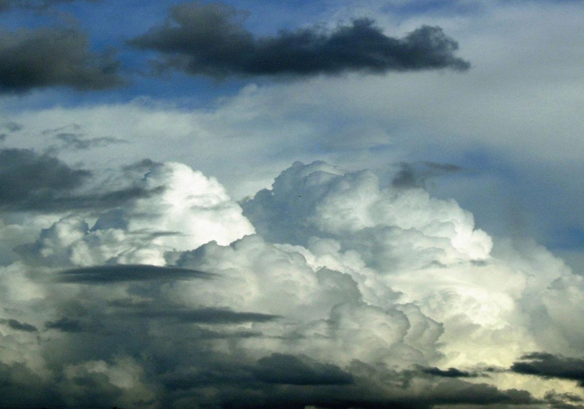 La siembra de nubes, Valladolid y la NASA