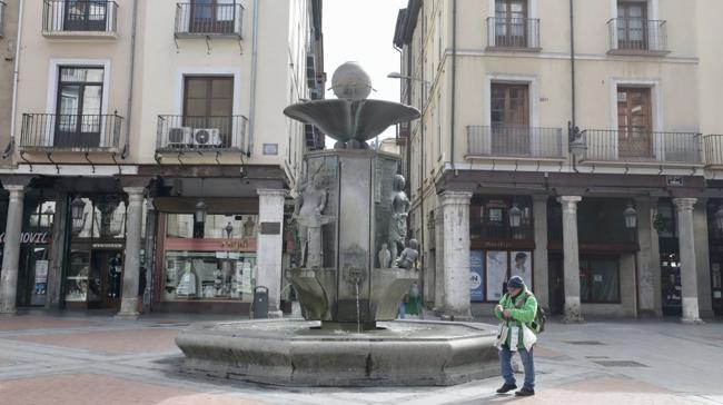 ¿En qué libro se nombra la Fuente Dorada?