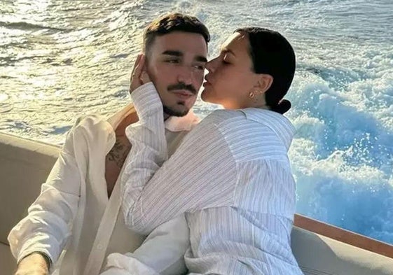 Rels B con la 'influencer' colombiana Nicole Betancur, en una imagen de archivo.