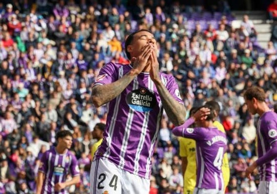 Robert Kenedy, en el último partido que jugó con el Real Valladolid, el 26 de octubre de 2024 ante el Villarreal