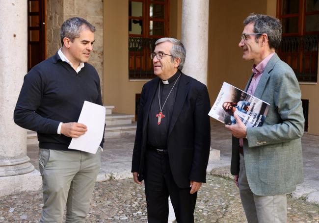 De izquierda a derecha, Goyo Casado, Luis Argüello y Roberto Tabares.