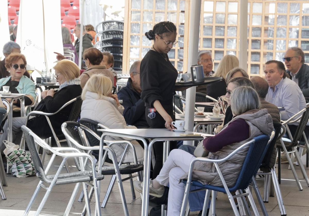 La mitad de los extranjeros afiliados en Valladolid trabajan en cinco áreas de actividad