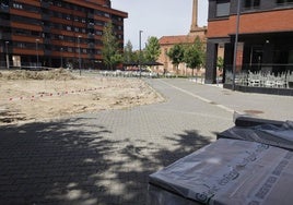 Plaza situada detrás de la Alcoholera, en la que ya han comenzado las obras.