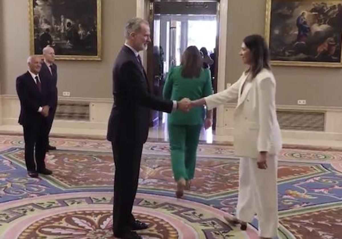 El Rey Felipe VI: «Me siento más tranquilo sabiendo que existe vuestra profesión»