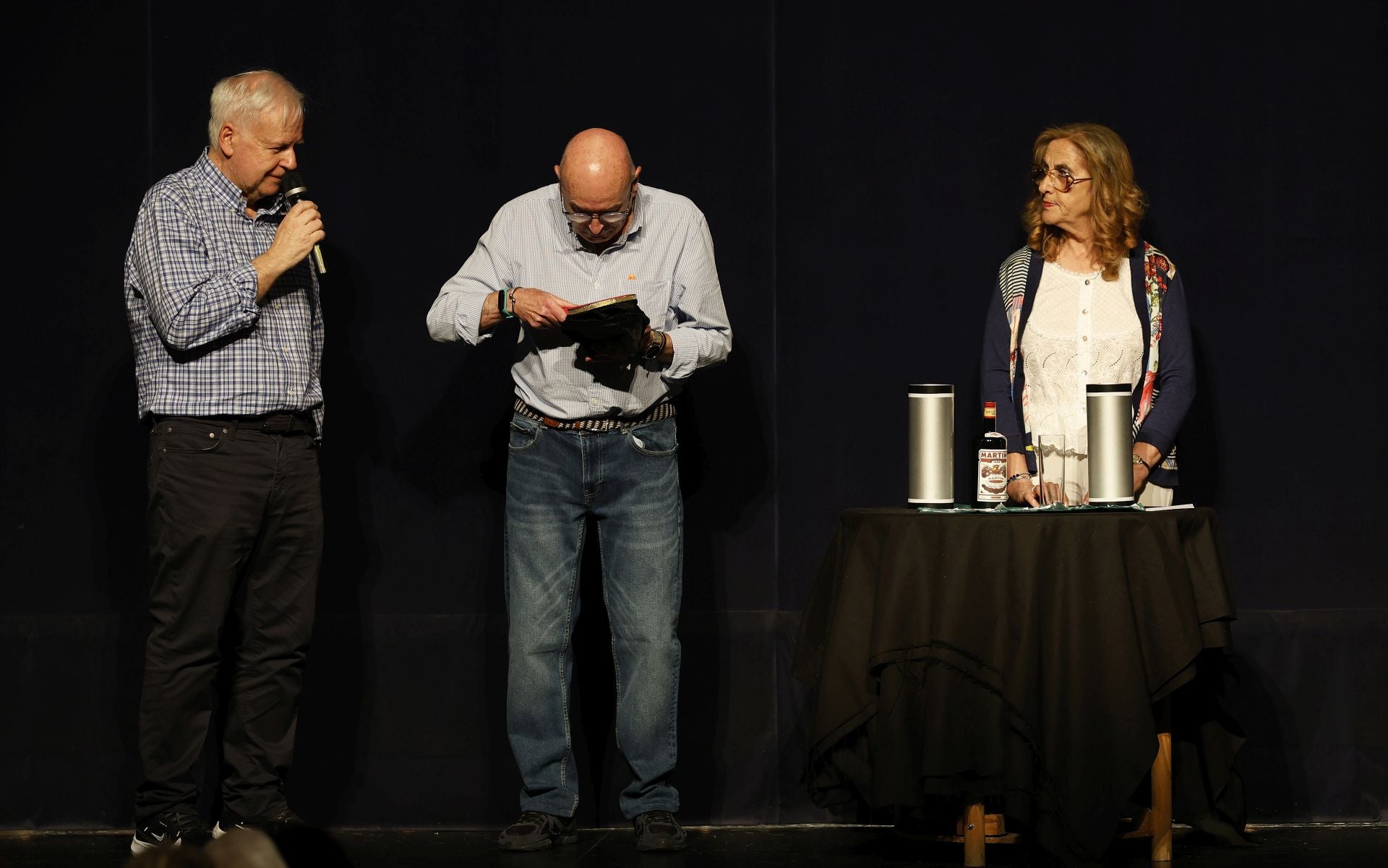 Un teatro abarrotado para despedir el curso de los mayores