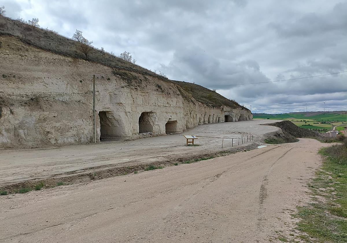 Parte exterior de las minas de yeso.