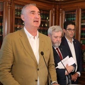 El alcalde José Mazarías, acompañado de los concejales Alejandro González-Salamanca y José Luis Horcajo, reacciona a la sentencia del TSJ.