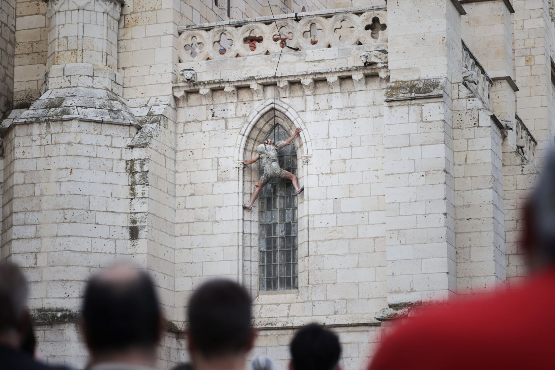 Las imágenes de la actuación de Quasimodo y Esmeralda en La Antigua
