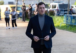 El hermano de Pedro Sánchez, David Sánchez, a su llegada a declarar en calidad de investigado en el Juzgado de Instrucción número 3 de Badajoz, el pasado 25 de abril.