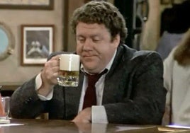George Wendt intepretó el papel de Norm en la serie 'Cheers'.