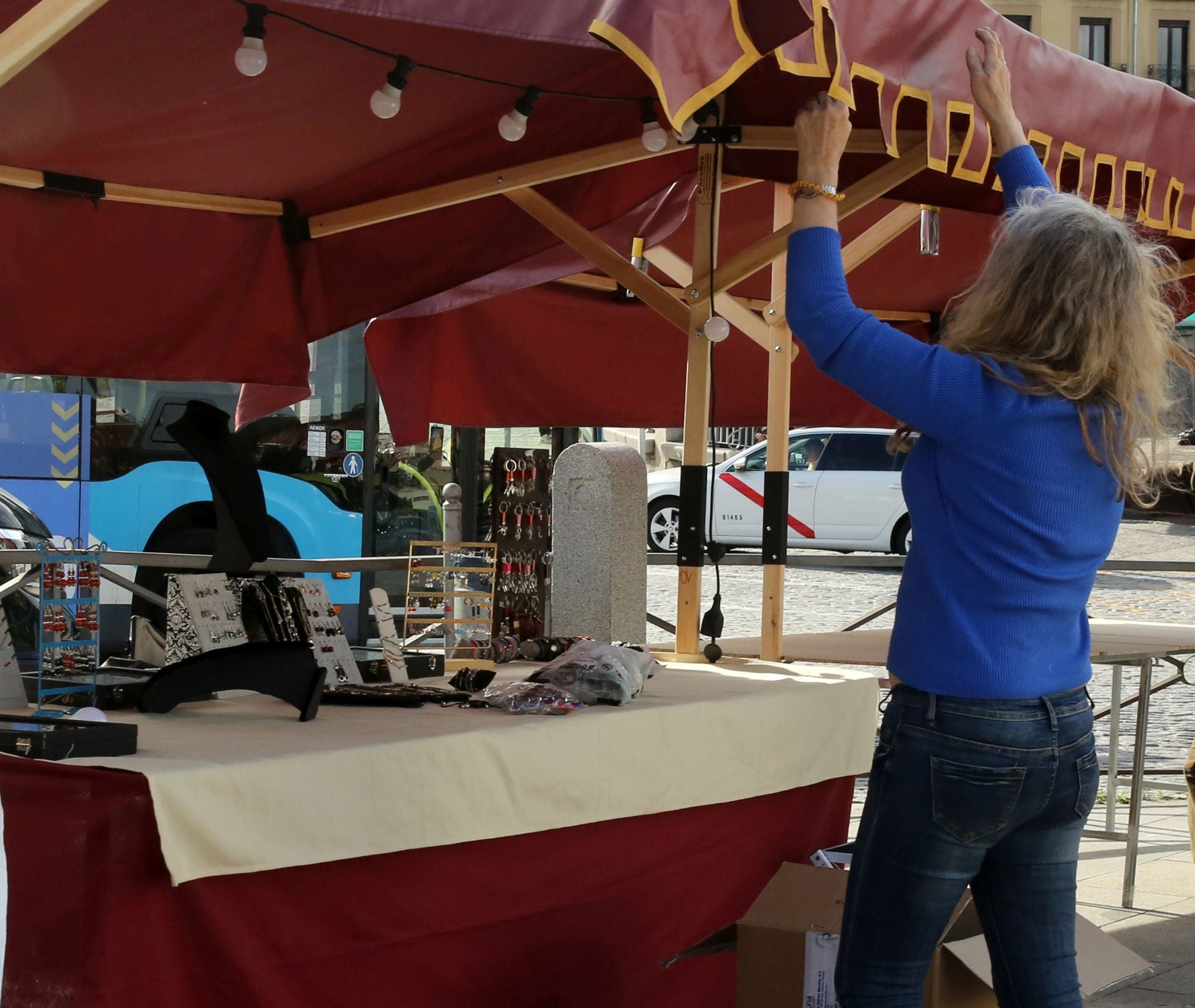 Fotos de los preparativos del Mercado Romano en Padre Claret