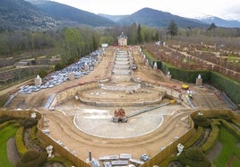 Obras de restauración de la fuente de La Cascada, en La Granja de San Ildefonso
