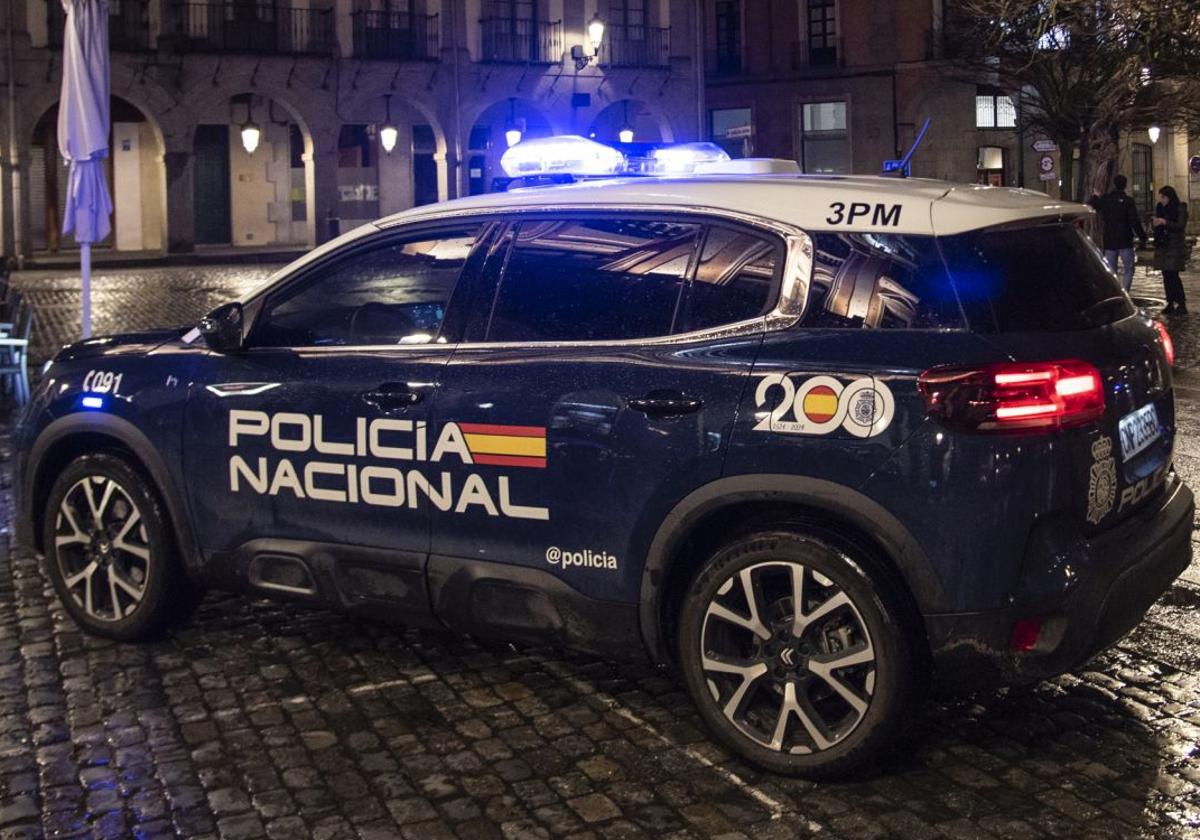 Patrulla de la Policía Nacional en Segovia.