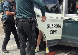 Momento de la detención en Santovenia de Pisuerga.