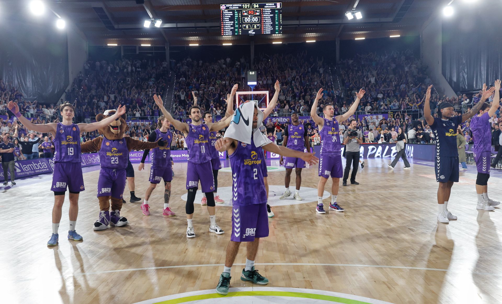 Súper Agropal Palencia 101-94 Obradoiro