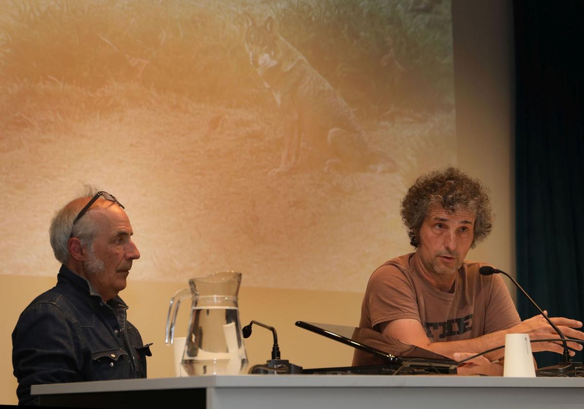 Alberto Fernández y Fernando Jubete, en la Fundación Díaz-Caneja.