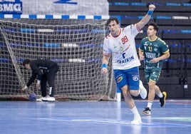 Antonio García, durante un partido reciente contra el Balonmano Nava.