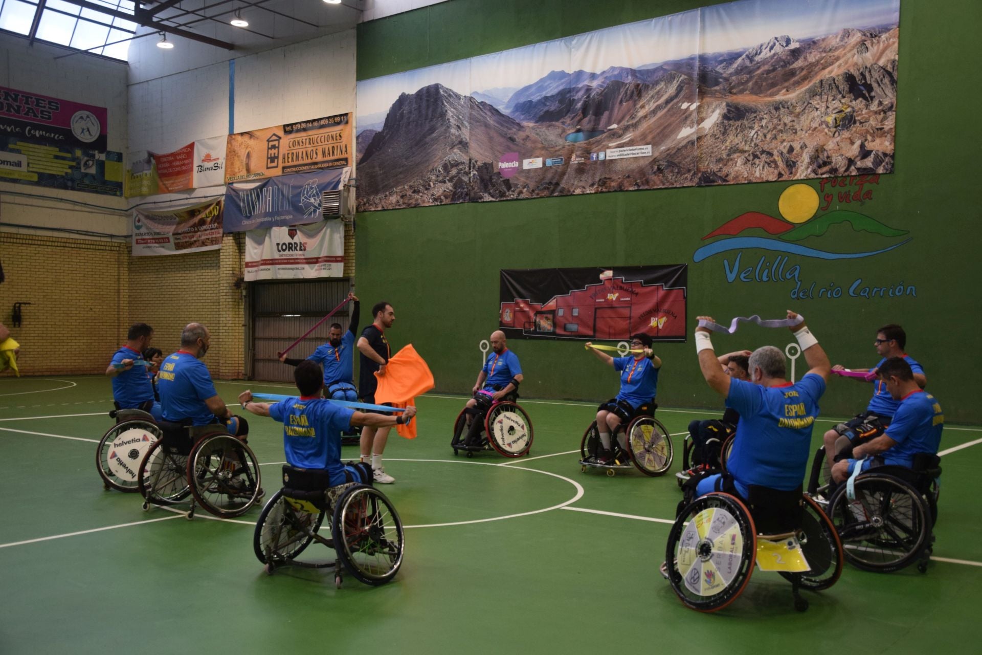 La selección española de balonmano en silla de ruedas se entrena en Velilla