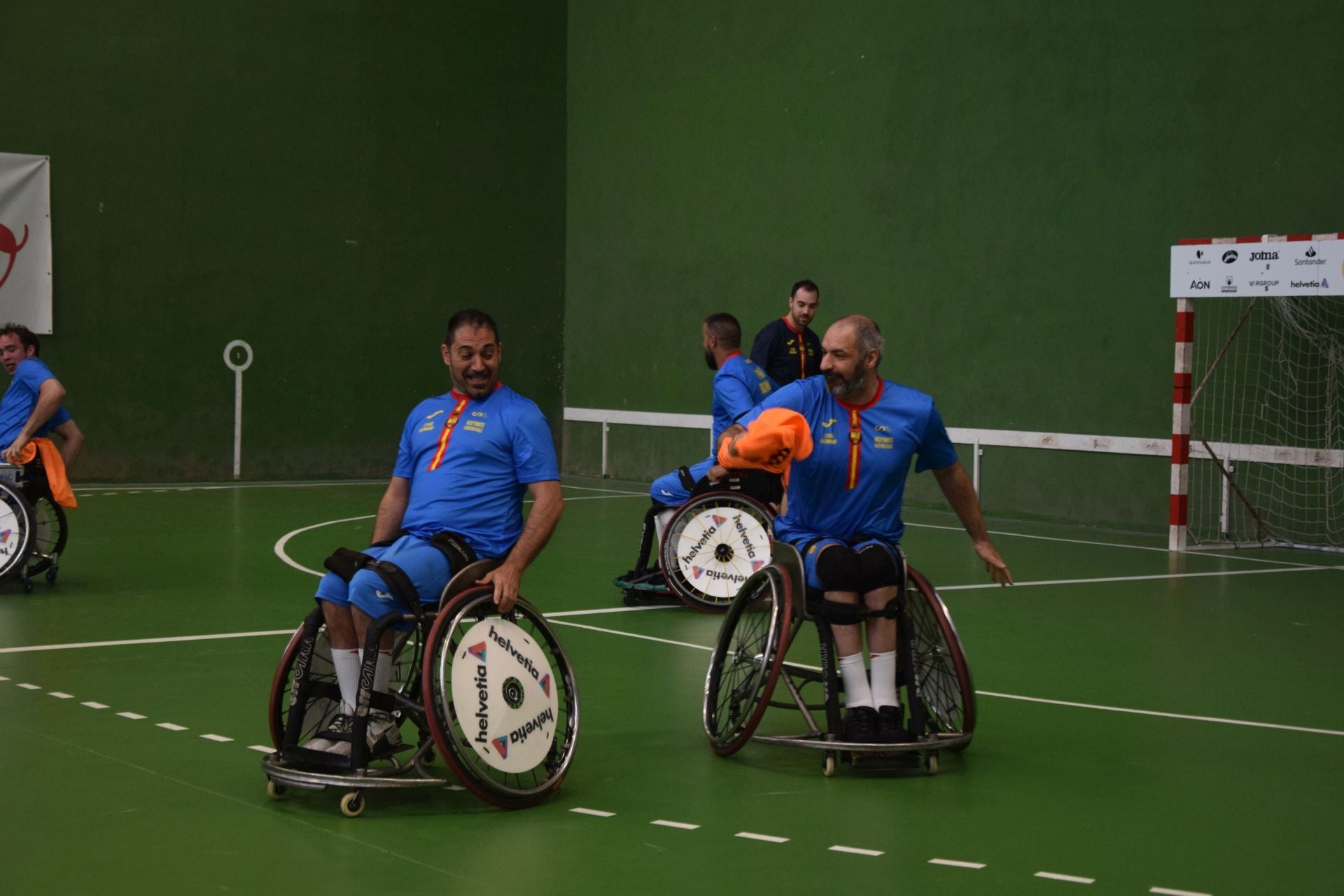 La selección española de balonmano en silla de ruedas se entrena en Velilla