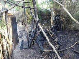 Las imágenes de la chabolita de la VA-20 después del incendio