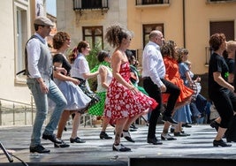 Cuarenta bailarines celebran en Palencia el día del claqué